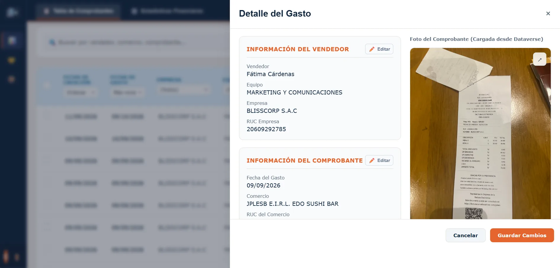 Detalle de un gasto en Rindegastos con información del vendedor y fotografía del comprobante